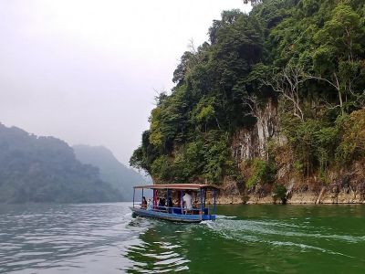 Hồ Ba Bể - viên ngọc bích miền thượng du
